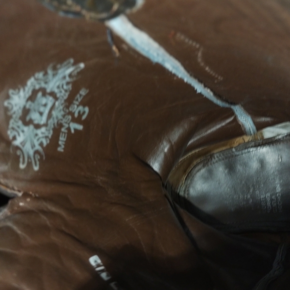 I'm selling abstruse boots - Picture 3 of 3